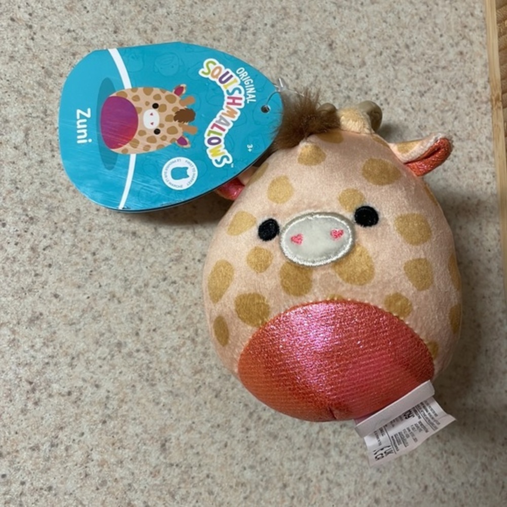 Squishmallows 3.5" Clip On Zuni The Giraffe - Picture 2 of 4